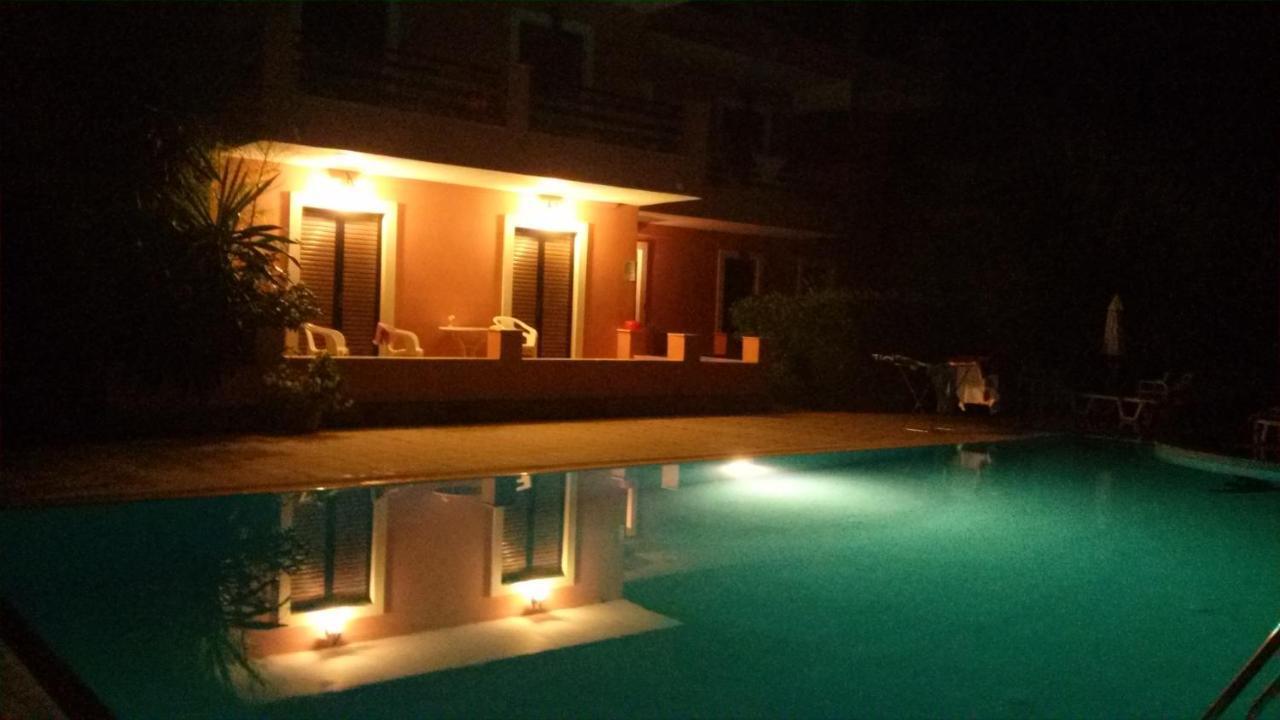 Stathis Apartments 다시아 외부 사진